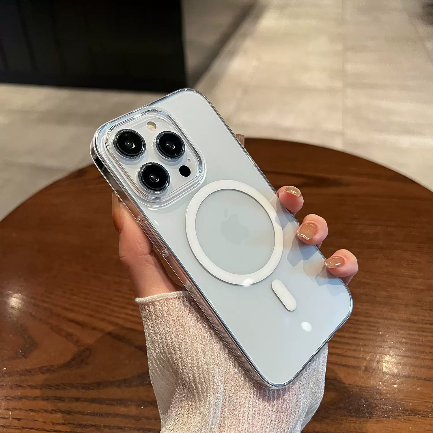 كفر شفاف MagSafe متوافق مع iPhone 17 Pro Max