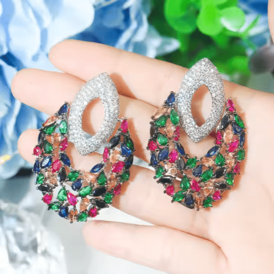 طقم زركونيا نسائي بتصميم مخلب لامع للمناسبات