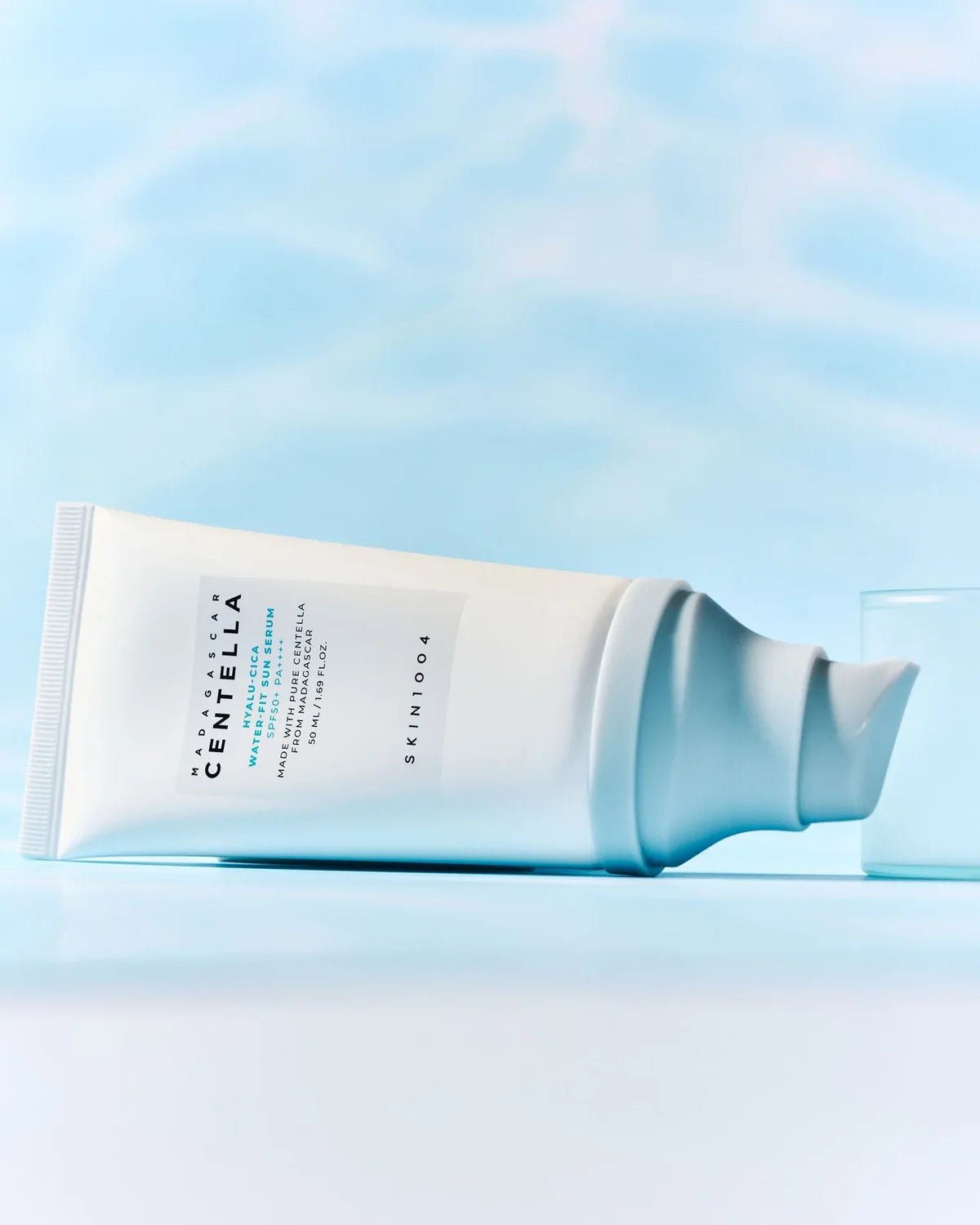 سيروم واقي شمس مائي سنتيلا SPF50+ للوجه 50 مل