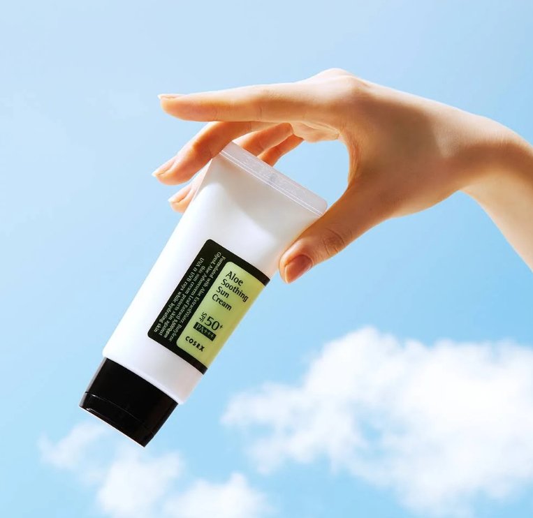 كريم واقي شمس مهدئ بالصبار SPF50+ من كوسركس 50 مل